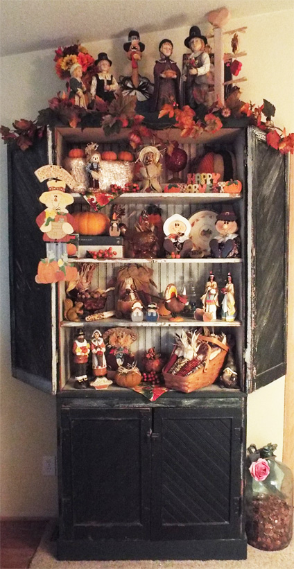 Thanksgiving Decorations - The Holiday Hutch