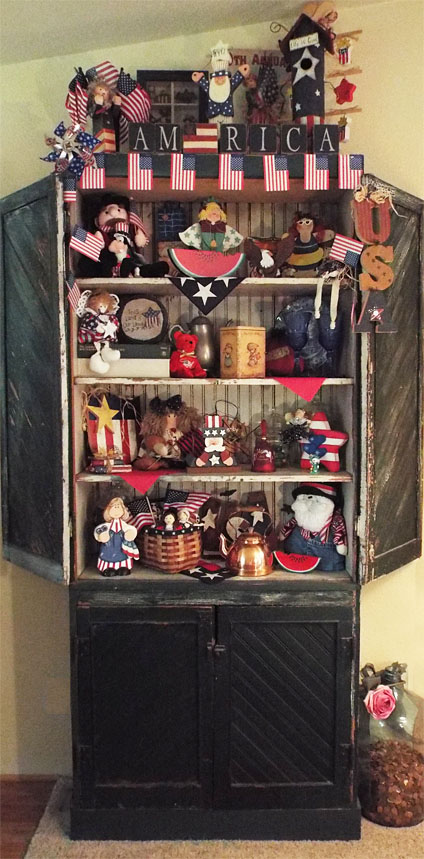 Holiday Hutch - 4th of July Decorations